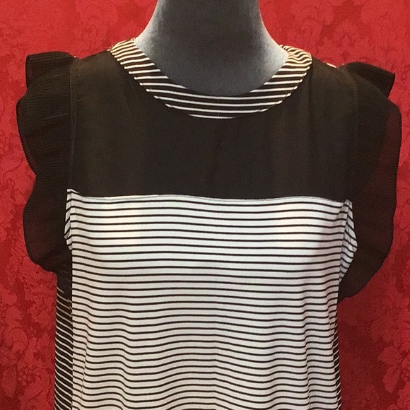 💕NWT💕 Worthington Blk/why Layla striped top size medium - Picture 2 of 7